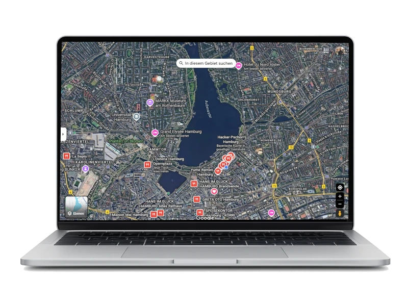 Laptop mit Google Maps bei der Suche nach einem Catering-Anbieter.